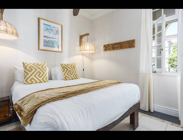2 BEDROOM APARTMENT FOR SALE IN CAPE TOWN CITY CENTRE